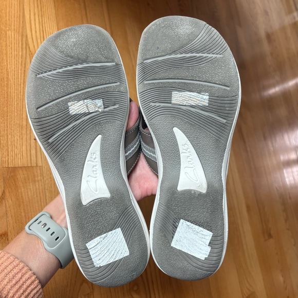 Clarks Collection Beige Taupe Sandals Breeze Sea Slip On Thong Womens Size 10 M - Picture 3 of 10